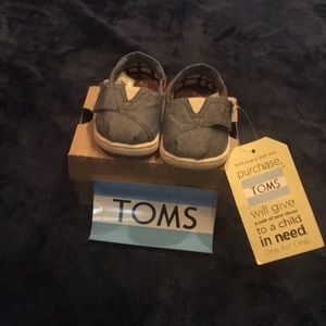 size 2 infant Tiny Toms Bimini Chambray NWT